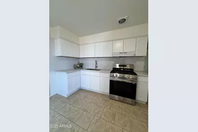 7701 W Crittenden Lane, Phoenix, AZ 85033 - Photo 5