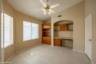 10622 W Mohawk Ln, Peoria, AZ 85382 - Photo 15
