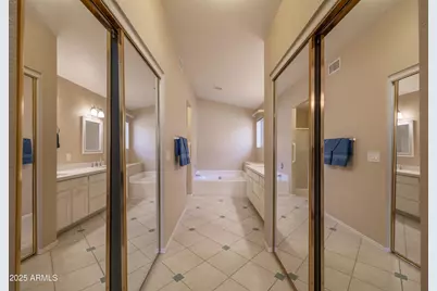 10622 W Mohawk Lane, Peoria, AZ 85382 - Photo 13