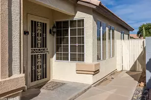 10622 W Mohawk Ln, Peoria, AZ 85382 - Photo 5