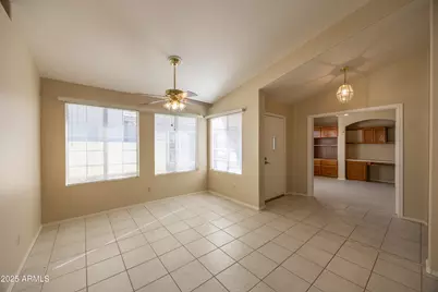 10622 W Mohawk Lane, Peoria, AZ 85382 - Photo 7