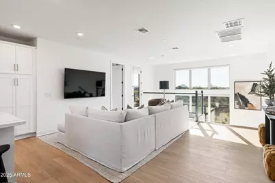 2121 W Sonoran Desert Drive #8, Phoenix, AZ 85085 - Photo 9