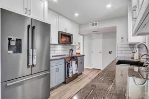 10306 W Hutton Dr, Sun City, AZ 85351 - Photo 25