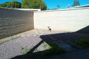 10306 W Hutton Dr, Sun City, AZ 85351 - Photo 11