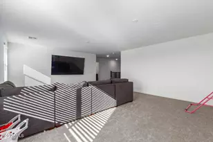 17034 W Seldon Ln, Waddell, AZ 85355 - Photo 21