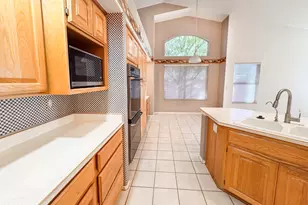 6273 W Louise Dr, Glendale, AZ 85310 - Photo 9