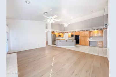 6273 W Louise Drive, Glendale, AZ 85310 - Photo 11