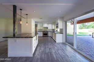 4630 E Palo Verde Dr, Phoenix, AZ 85018 - Photo 11