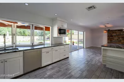 4630 E Palo Verde Drive, Phoenix, AZ 85018 - Photo 17