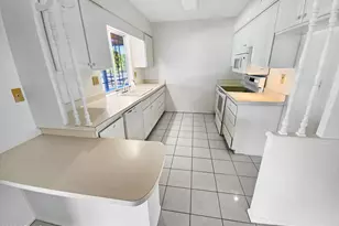 9806 W Hutton Dr, Sun City, AZ 85351 - Photo 13