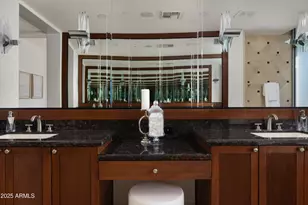 2402 E Esplanade Ln, Phoenix, AZ 85016 - Photo 15