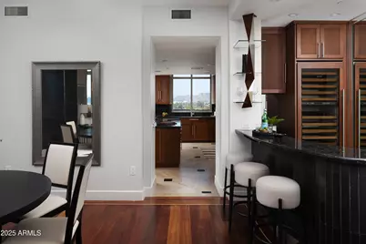 2402 E Esplanade Lane #1001, Phoenix, AZ 85016 - Photo 3