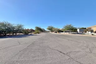 8559 W Canterbury Ln, Arizona City, AZ 85123 - Photo 51