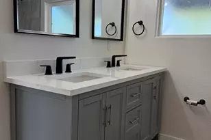 305 S Val Vista Dr, Mesa, AZ 85204 - Photo 17