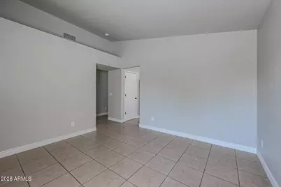 2134 E Robin Lane, Phoenix, AZ 85024 - Photo 5