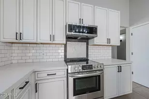 2134 E Robin Ln, Phoenix, AZ 85024 - Photo 11