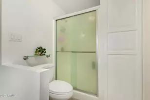 2011 W Cambridge Ave, Phoenix, AZ 85009 - Photo 11