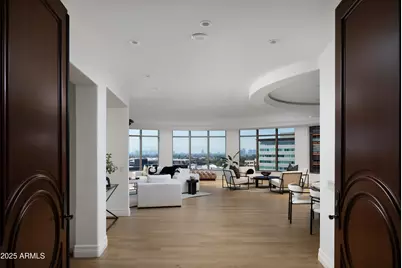 2402 E Esplanade Lane #902, Phoenix, AZ 85016 - Photo 3