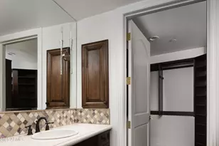 2402 E Esplanade Ln, Phoenix, AZ 85016 - Photo 19