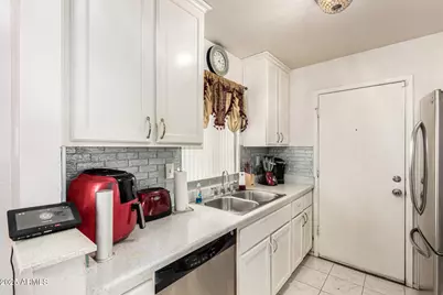 4028 E Carson Road, Phoenix, AZ 85042 - Photo 13