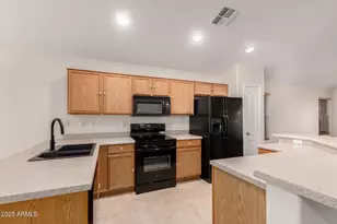 8119 W Tonto Ln, Peoria, AZ 85382 - Photo 3