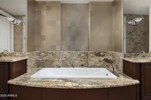 2402 E Esplanade Ln, Phoenix, AZ 85016 - Photo 15