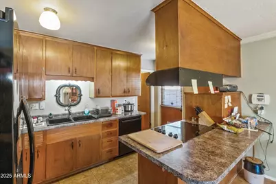 6537 N 41st Drive, Phoenix, AZ 85019 - Photo 29