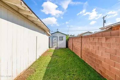 6537 N 41st Drive, Phoenix, AZ 85019 - Photo 9