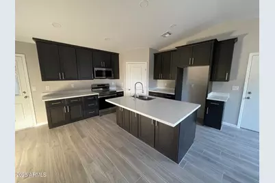 82 W Brooks Street, Gilbert, AZ 85233 - Photo 3