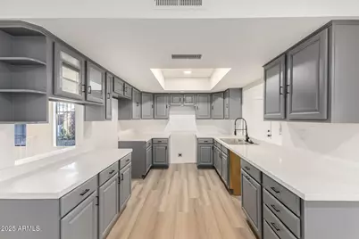 16275 N 30th Drive, Phoenix, AZ 85053 - Photo 19