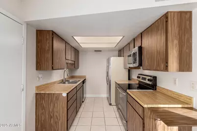 9919 N 97th Drive #B, Peoria, AZ 85345 - Photo 7