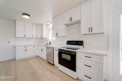 2039 W Northview Avenue, Phoenix, AZ 85021 - Photo 11