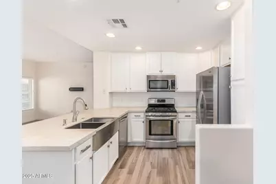 5450 E Deer Valley Drive #1211, Phoenix, AZ 85054 - Photo 3