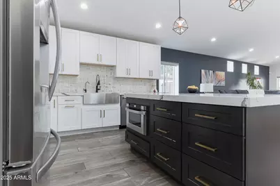 2511 E Earll Drive, Phoenix, AZ 85016 - Photo 3