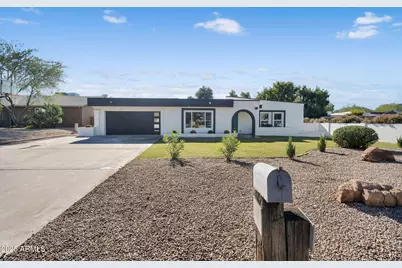 1111 E Village Circle Drive N, Phoenix, AZ 85022 - Photo 1