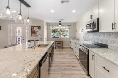 11052 W Meade Drive, Sun City, AZ 85351 - Photo 17