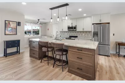 11052 W Meade Drive, Sun City, AZ 85351 - Photo 11