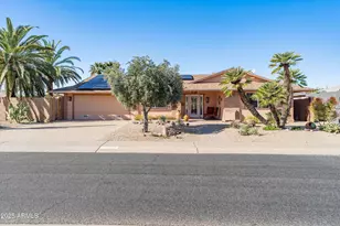 11052 W Meade Dr, Sun City, AZ 85351 - Photo 3