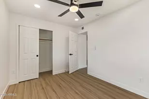 3401 E Shaw Butte Dr, Phoenix, AZ 85028 - Photo 25