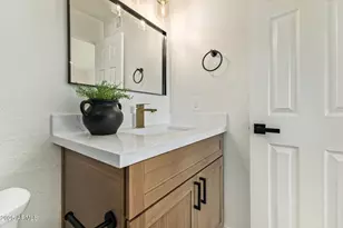 3401 E Shaw Butte Dr, Phoenix, AZ 85028 - Photo 23