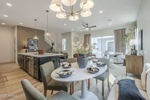 127 W Holcomb Ln, Phoenix, AZ 85003 - Photo 13