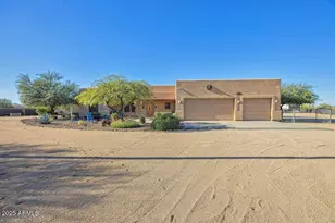 1053 E Maddock Rd, Phoenix, AZ 85086 - Photo 3