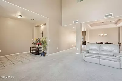 6826 S 41st Drive, Phoenix, AZ 85041 - Photo 9