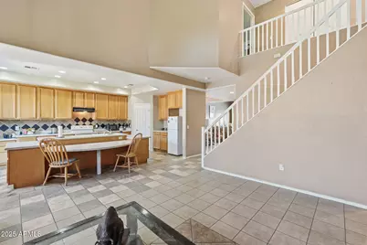 6826 S 41st Drive, Phoenix, AZ 85041 - Photo 7