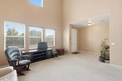 6826 S 41st Drive, Phoenix, AZ 85041 - Photo 7