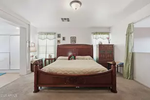 6826 S 41st Dr, Phoenix, AZ 85041 - Photo 27