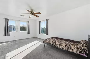 6826 S 41st Dr, Phoenix, AZ 85041 - Photo 33