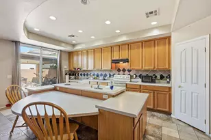 6826 S 41st Dr, Phoenix, AZ 85041 - Photo 13