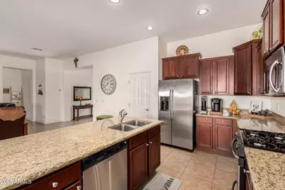 236 W Caribbean Drive, Casa Grande, AZ 85122 - Photo 13