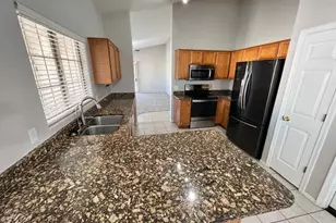 10419 N 58th Dr, Glendale, AZ 85302 - Photo 9